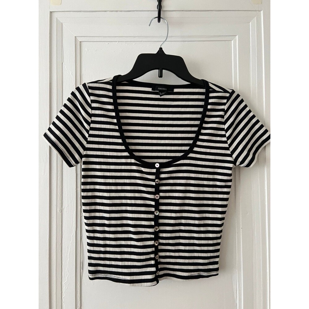 Striped black and white tee t shirt button up cotton size M